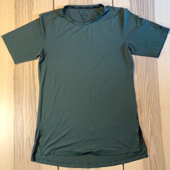 Nike Other - Nike Men’s Utility Shirt-Sleeve Training Top